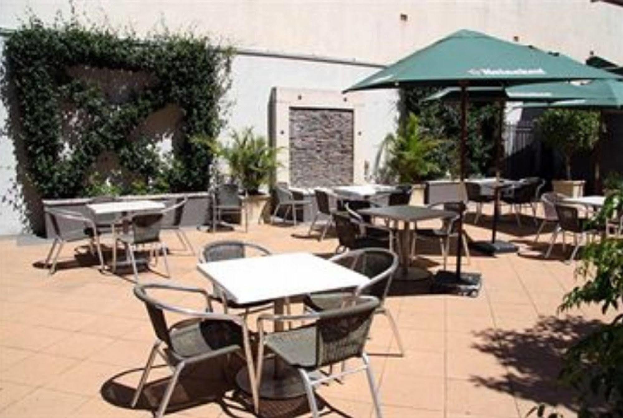 Cbd Hotel Newcastle Extérieur photo
